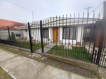 VENDO CASA ESQUINA TOTALMENTE AISLADA EN LA COMUNA DE MAULE
