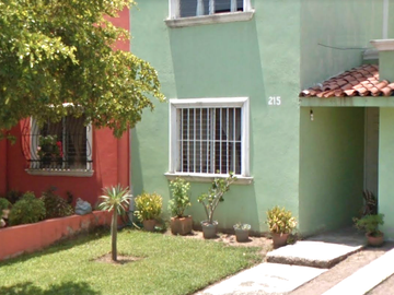 Casa en venta en Fraccionamiento Sol del Pacífico, Manzanillo, Colima en calle de Bahía de La Paz # 215
