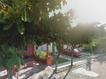 Casa en venta en Fraccionamiento Sol del Pacífico, Manzanillo, Colima en calle de Bahía de La Paz # 215