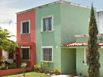 Casa en venta en Fraccionamiento Sol del Pacífico, Manzanillo, Colima en calle de Bahía de La Paz # 215