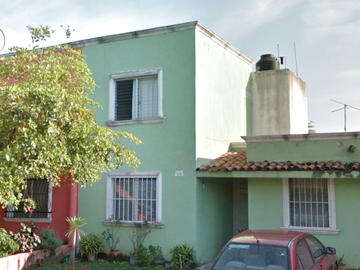 Casa en venta en Fraccionamiento Sol del Pacífico, Manzanillo, Colima en calle de Bahía de La Paz # 215