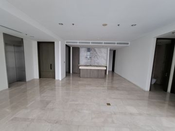 FOR SALE LUXURY APARTMENT Monteverde Tower, 3 Bedroom Semi Furnished 230 sqm.
