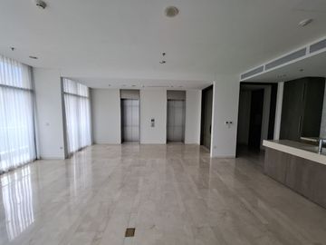 FOR SALE LUXURY APARTMENT Monteverde Tower, 3 Bedroom Semi Furnished 230 sqm.