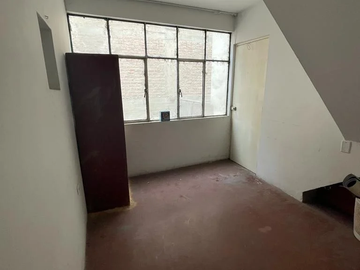 ¡Gran Oportunidad! Casa A Precio De Terreno En Urb. Los Laureles