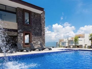 Casa con jardín y rooftop, con ventanales y espacios amplios, pre-construcción, Zibata venta, Queretaro.