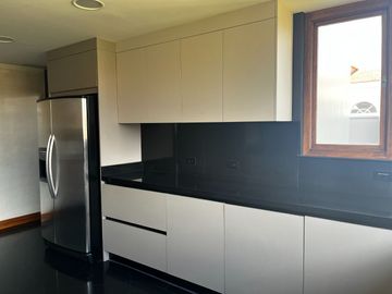 Urb Rancho San Francisco Casa de Venta de 5 habitaciones o dormitorios Cumbayá Quito Ecuador