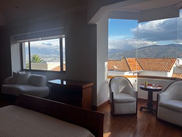 Urb Rancho San Francisco Casa de Venta de 5 habitaciones o dormitorios Cumbayá Quito Ecuador
