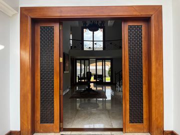 Urb Rancho San Francisco Casa de Venta de 5 habitaciones o dormitorios Cumbayá Quito Ecuador