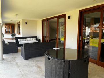 Urb Rancho San Francisco Casa de Venta de 5 habitaciones o dormitorios Cumbayá Quito Ecuador