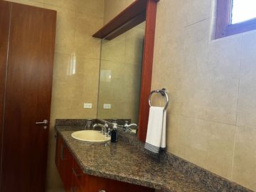 Urb Rancho San Francisco Casa de Venta de 5 habitaciones o dormitorios Cumbayá Quito Ecuador