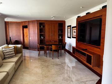 Urb Rancho San Francisco Casa de Venta de 5 habitaciones o dormitorios Cumbayá Quito Ecuador