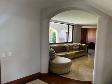Urb Rancho San Francisco Casa de Venta de 5 habitaciones o dormitorios Cumbayá Quito Ecuador