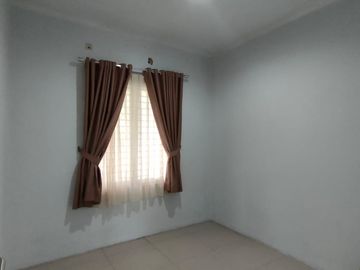 Rumah Minimalis Modern Halaman Luas di Puri Bintaro Residence, Ciputat