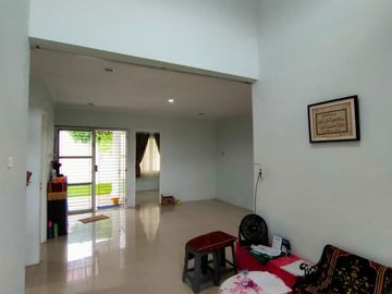 Rumah Minimalis Modern Halaman Luas di Puri Bintaro Residence, Ciputat