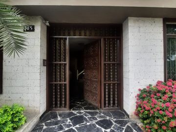 Vendo Casa en esquina en La Aurora Miraflores.
