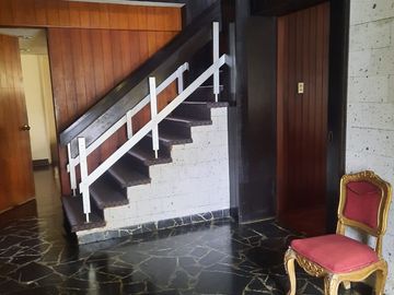 Vendo Casa en esquina en La Aurora Miraflores.