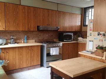 Vendo Casa en esquina en La Aurora Miraflores.