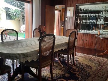 Vendo Casa en esquina en La Aurora Miraflores.