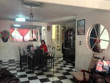 Casa en Venta en Fraccionamiento Miraflores en Tlalnepantla, Estado de México