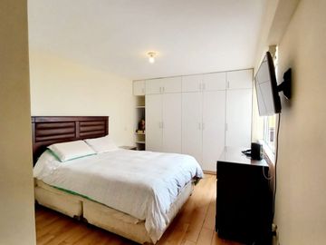 VENTA EN CORAZON DE MIRAFLORES APARTAMENTO FLAT 124.32 M2 VIVE CON COMODIDAD SEGURIDAD Y CERCA DE TODO