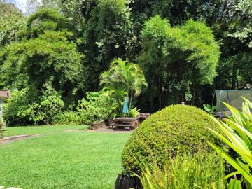 RESIDENCIA CAMPESTRE EN VENTA PARA REMODELAR TRES RECAMARAS CON AMPLIO JARDIN CAMINO ANTIGUO A COATEPEC XALAPA