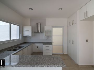 CASA VENTA EL ENCINO RESIDENCIAL AGRADABLES ESPACIOS 3 REC. 4 BAÑOS, AREAS VERDES, TRANQUILIDAD