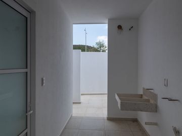 CASA VENTA EL ENCINO RESIDENCIAL AGRADABLES ESPACIOS 3 REC. 4 BAÑOS, AREAS VERDES, TRANQUILIDAD