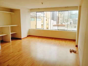 EXCELENTE UBICACION DEPARTAMENTO EN SAN ISIDRO