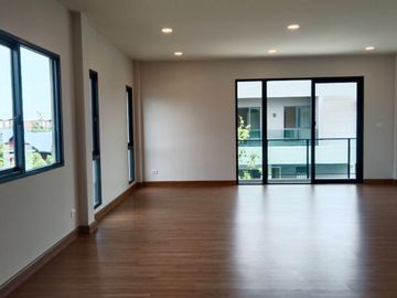 House for sale at Centro Bangna. 4 bedrooms 5 bathrooms  and maid room with living area 289 sq.m. Fully fitted and ready to move in.