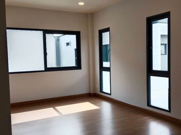 House for sale at Centro Bangna. 4 bedrooms 5 bathrooms  and maid room with living area 289 sq.m. Fully fitted and ready to move in.