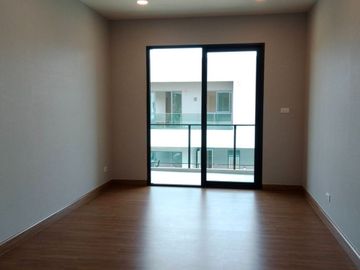 House for sale at Centro Bangna. 4 bedrooms 5 bathrooms  and maid room with living area 289 sq.m. Fully fitted and ready to move in.