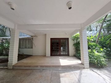 7 Bedroom House and Lot in Dasmarinas Village for Sale