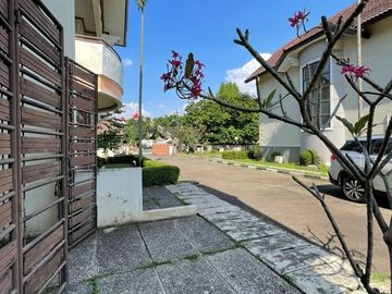 PRIVATE COMPOUND (6 UNIT RUMAH) JL M KAHFI / JAGAKARSA, JAKSEL