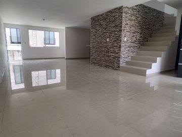 CASA EN VENTA EN LAS TROJES RESIDENCIAL CORREGIDORA QUERETARO