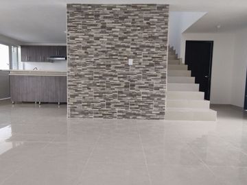 CASA EN VENTA EN LAS TROJES RESIDENCIAL CORREGIDORA QUERETARO