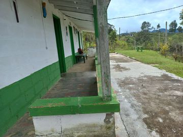 VENDO FINCA DE TRABAJO EN CONCEPCIÓN ANTIOQUIA.
