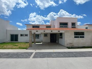 CASA EN VENTA METEPEC RESIDENCIAL LA MAGDALENA CON JARDÍN AMPLIO
