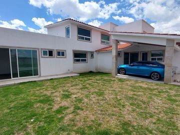 CASA EN VENTA METEPEC RESIDENCIAL LA MAGDALENA CON JARDÍN AMPLIO