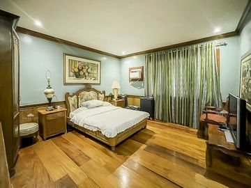 House and Lot for Sale in Quezon City at Loyola Grand Villas