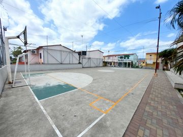 Villa remodelada  Una Planta de oportunidad. Urbanización cerrada Ecocity