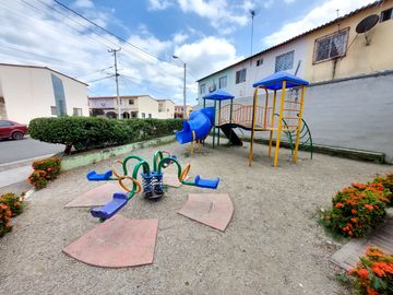 Villa remodelada  Una Planta de oportunidad. Urbanización cerrada Ecocity