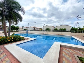 Villa remodelada  Una Planta de oportunidad. Urbanización cerrada Ecocity