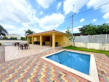 Villa remodelada  Una Planta de oportunidad. Urbanización cerrada Ecocity
