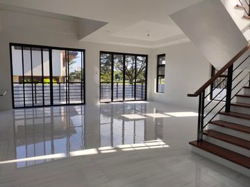 BRAND NEW HOUSE FOR SALE AT THE ORCHARD GOLF AND COUNTRY CLUB