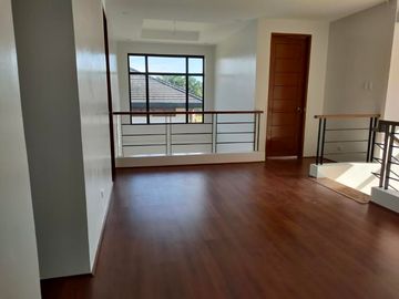BRAND NEW HOUSE FOR SALE AT THE ORCHARD GOLF AND COUNTRY CLUB