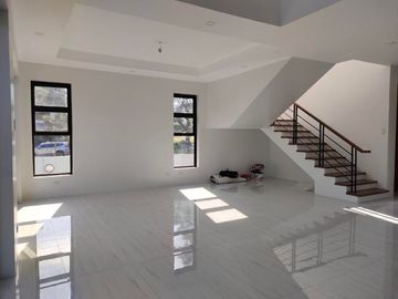 BRAND NEW HOUSE FOR SALE AT THE ORCHARD GOLF AND COUNTRY CLUB