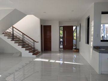 BRAND NEW HOUSE FOR SALE AT THE ORCHARD GOLF AND COUNTRY CLUB
