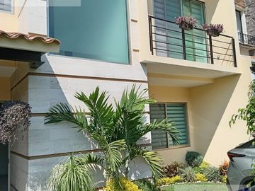 CASA EN VENTA CONDOMINIO FRACCIONAMIENTO BRISAS DEL MAR EN JIUTEPEC MOR.