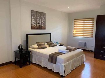 Tagaytay House with restaurant for sale
