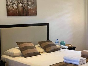 Tagaytay House with restaurant for sale